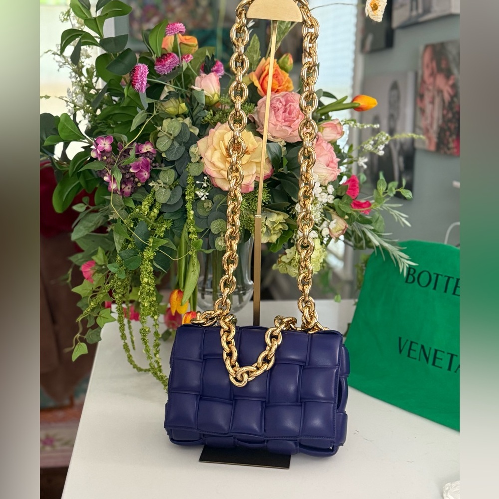 Bottega Veneta Lambskin Maxi Intrecciato Padded Chain Cassette Crossbody ~ NWOT - Picture 12 of 12